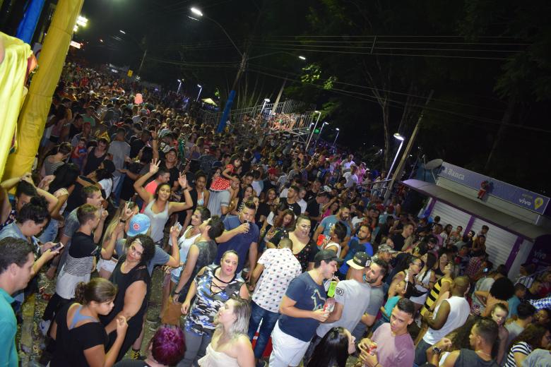 Sábado de Carnaval reúne cerca de 20 mil pessoas em Cordeirópolis
