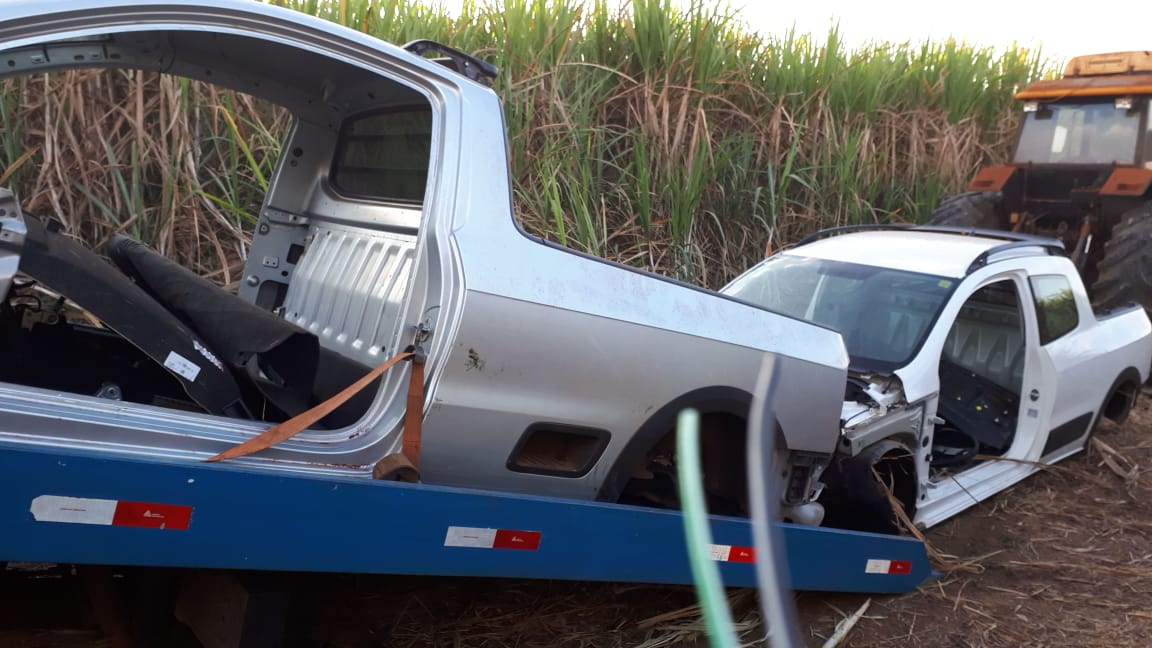 Pelotão Ambiental encontra mais dois veículos desmontados em canavial