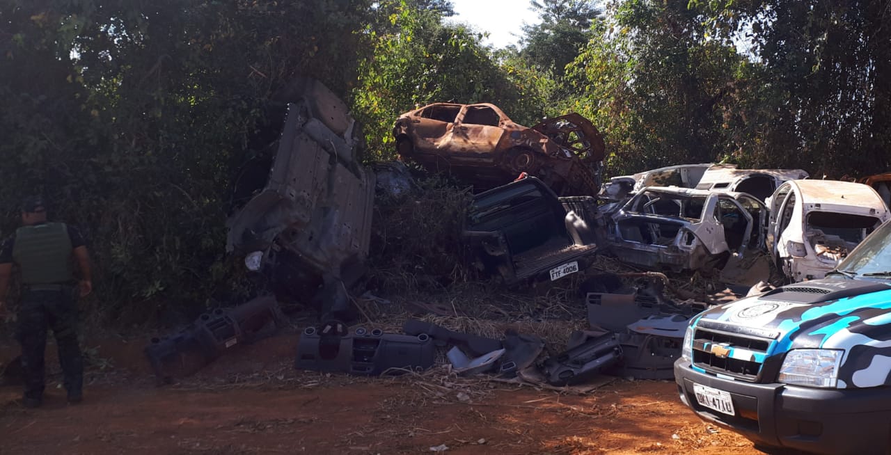 Polícia de Cordeirópolis encontra um cemitério de carros roubados em área rural