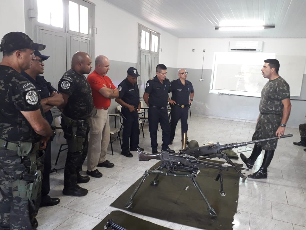GCMs recebem instrução do Exército Brasileiro
