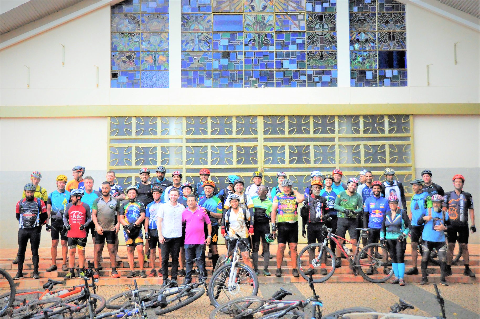 Cerca de 40 ciclistas fazem romaria de Limeira a Tambaú
