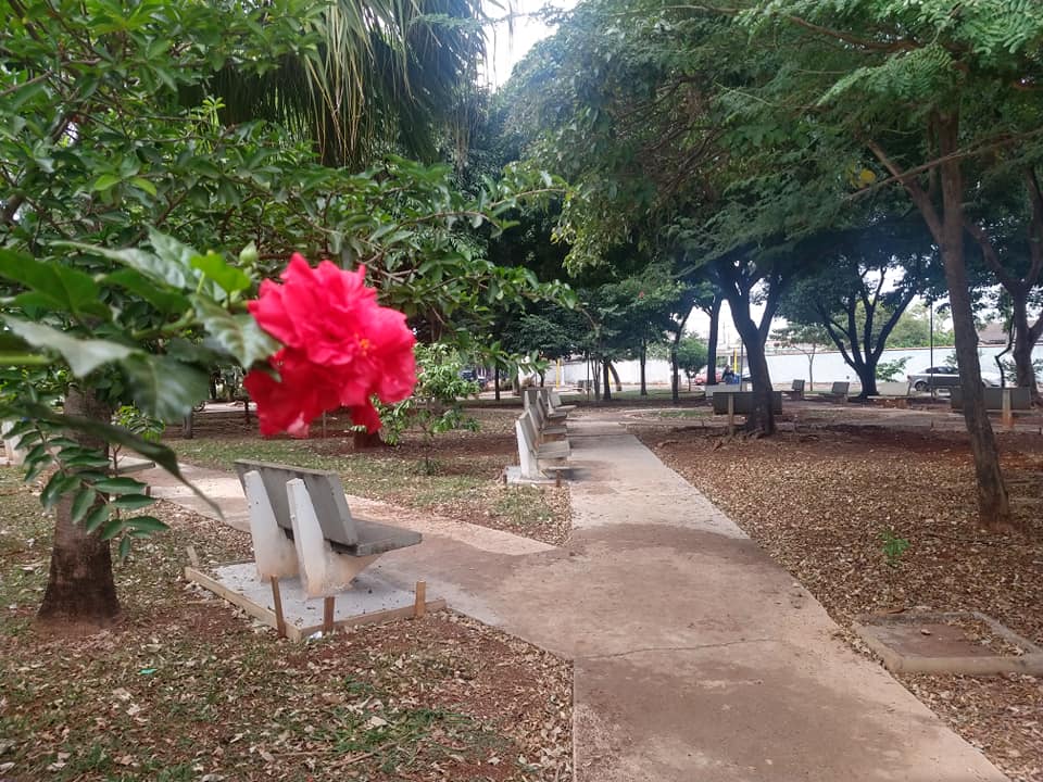 Praça do Jardim Juventude recebe reformas