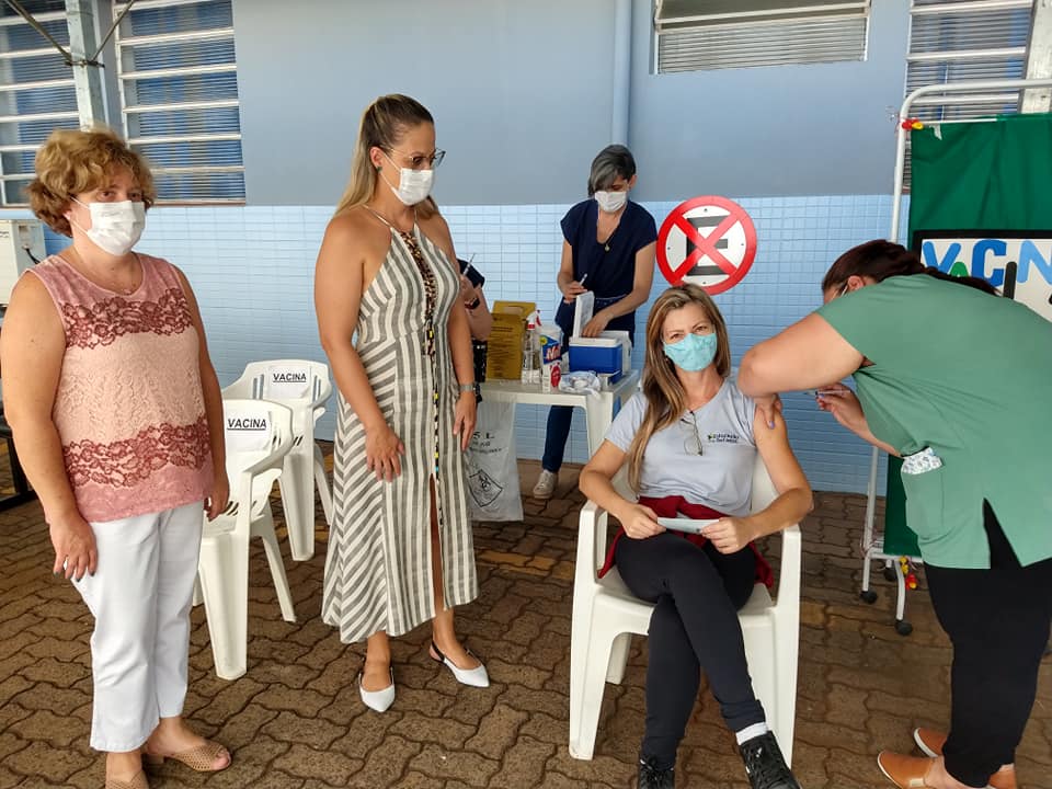 Cordeirópolis inicia vacinação nos profissionais de educação