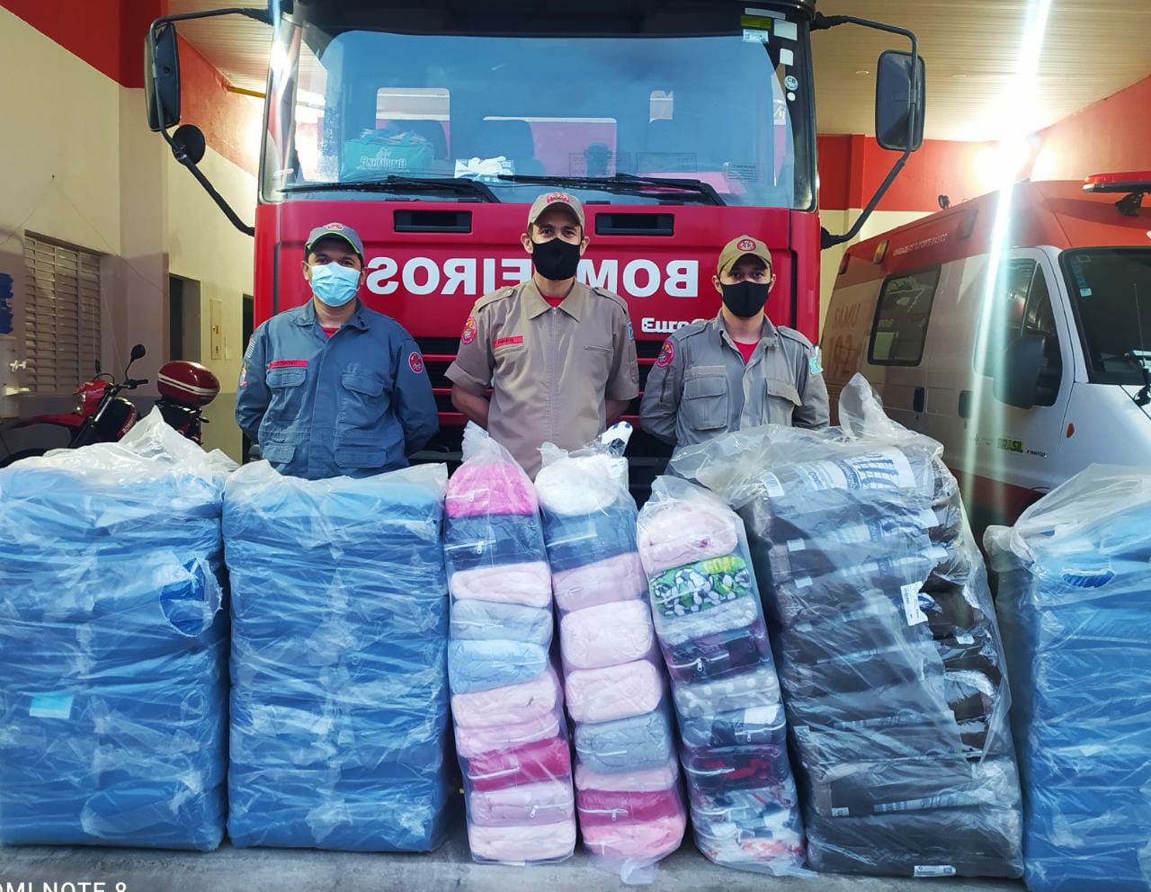 Grupamento de Bombeiros de Cordeirópolis recebe 100 cobertores na campanha do agasalho