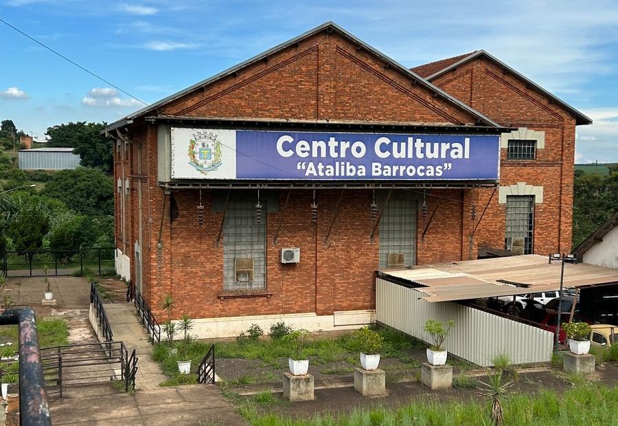 Teatro João Pacífico necessita de fechamento ou limpeza geral? A nova gestão está sabendo olhar a real necessidade?