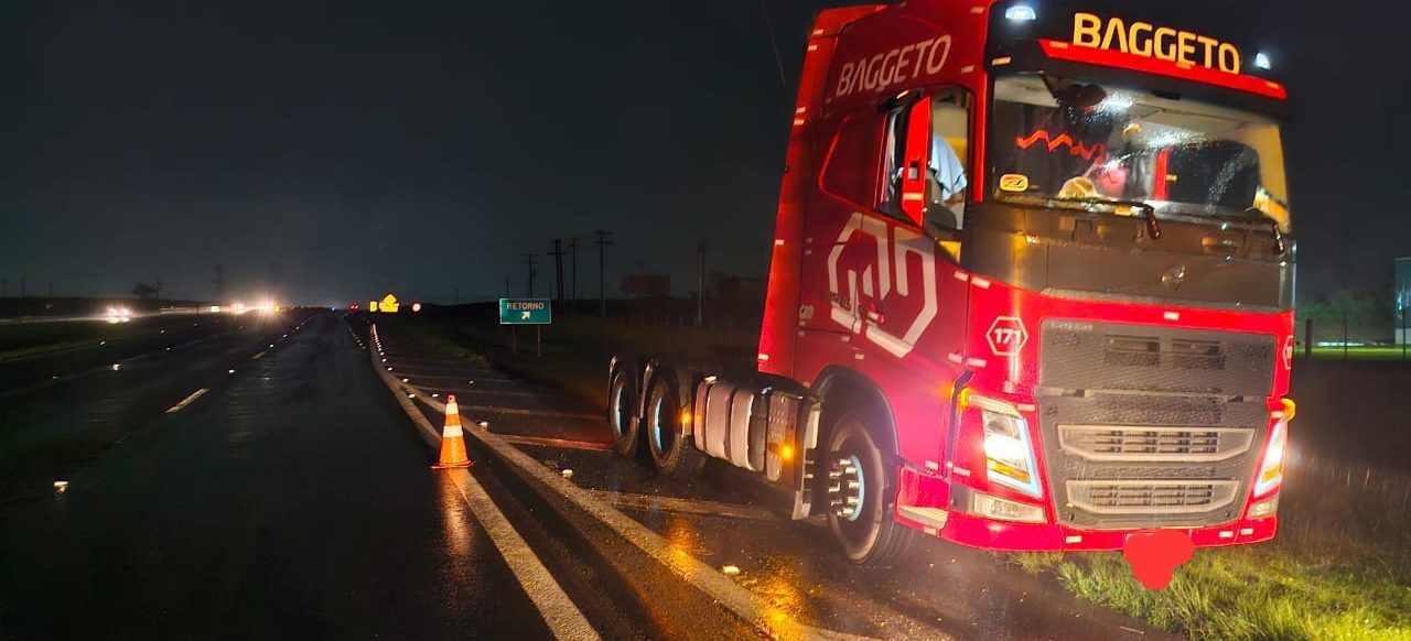 Caminhoneiro embriagado é preso após trafegar em contramão na Rodovia Anhanguera, em Araras