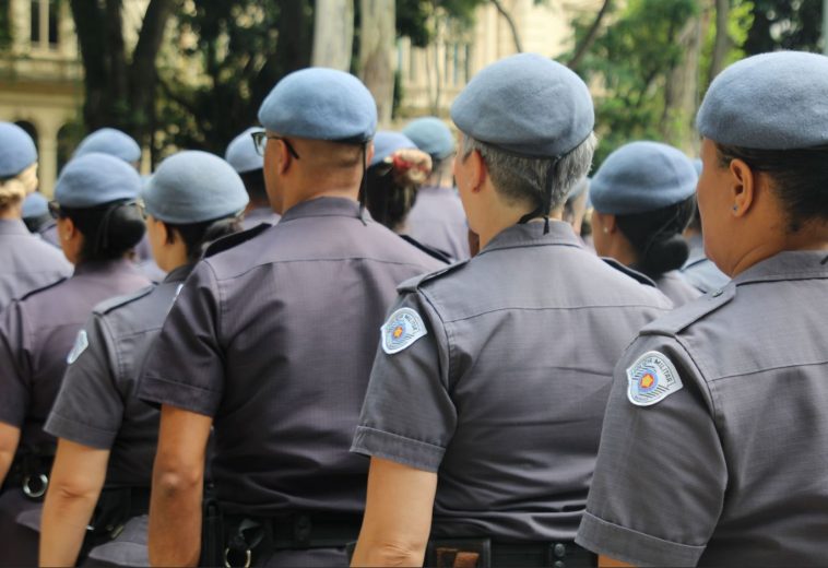 Edital abre 2,2 mil vagas para retorno de policiais militares da reserva em funções administrativas