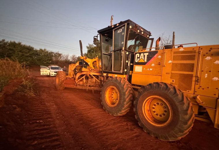 Trator roubado em Araras é localizado na área rural entre Limeira e Cordeirópolis